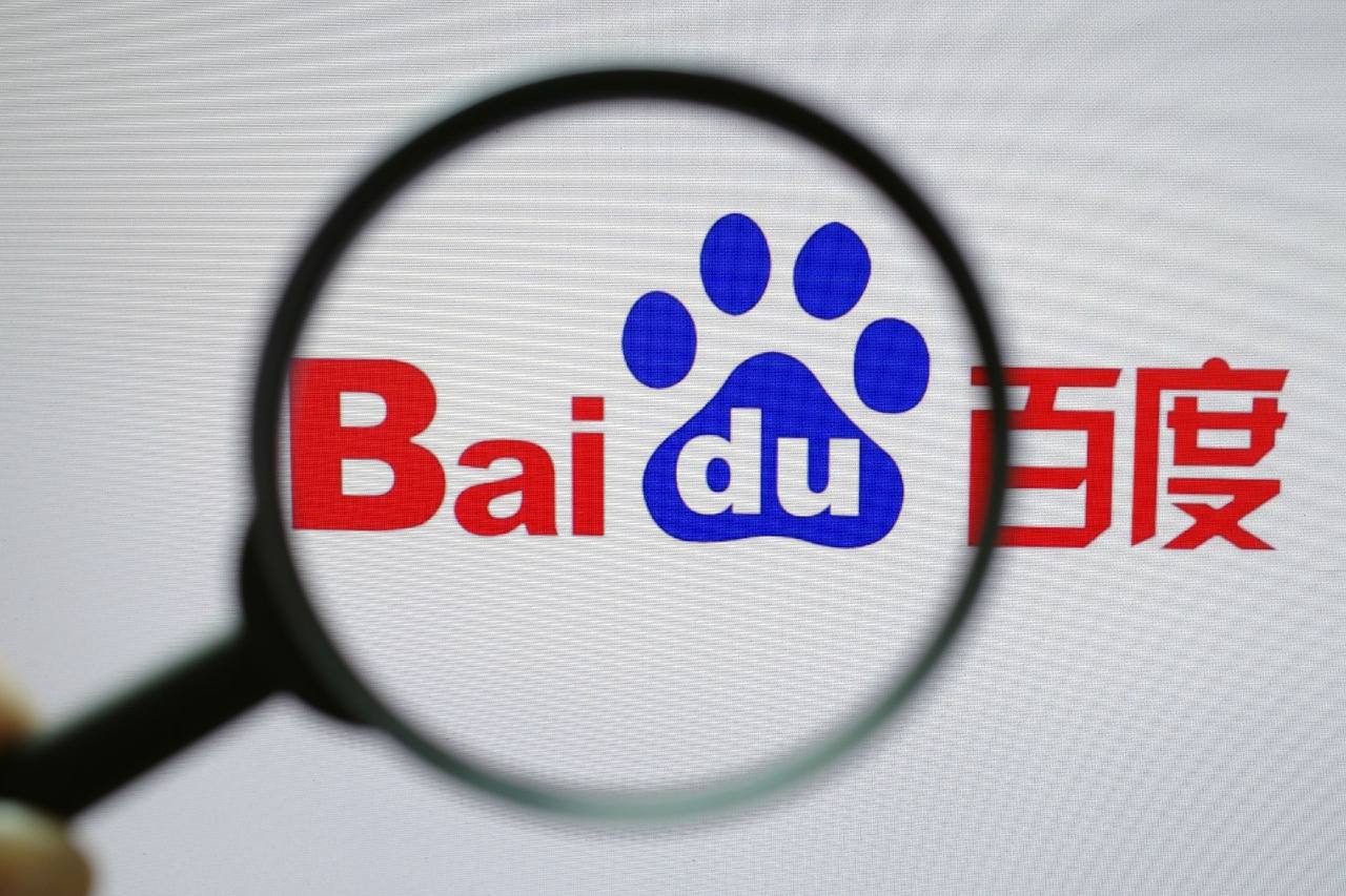 王迅晒照为张艺兴庆生